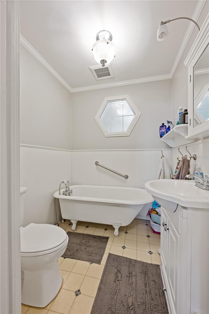 Image 23 of 42 For 429 1st Avenue