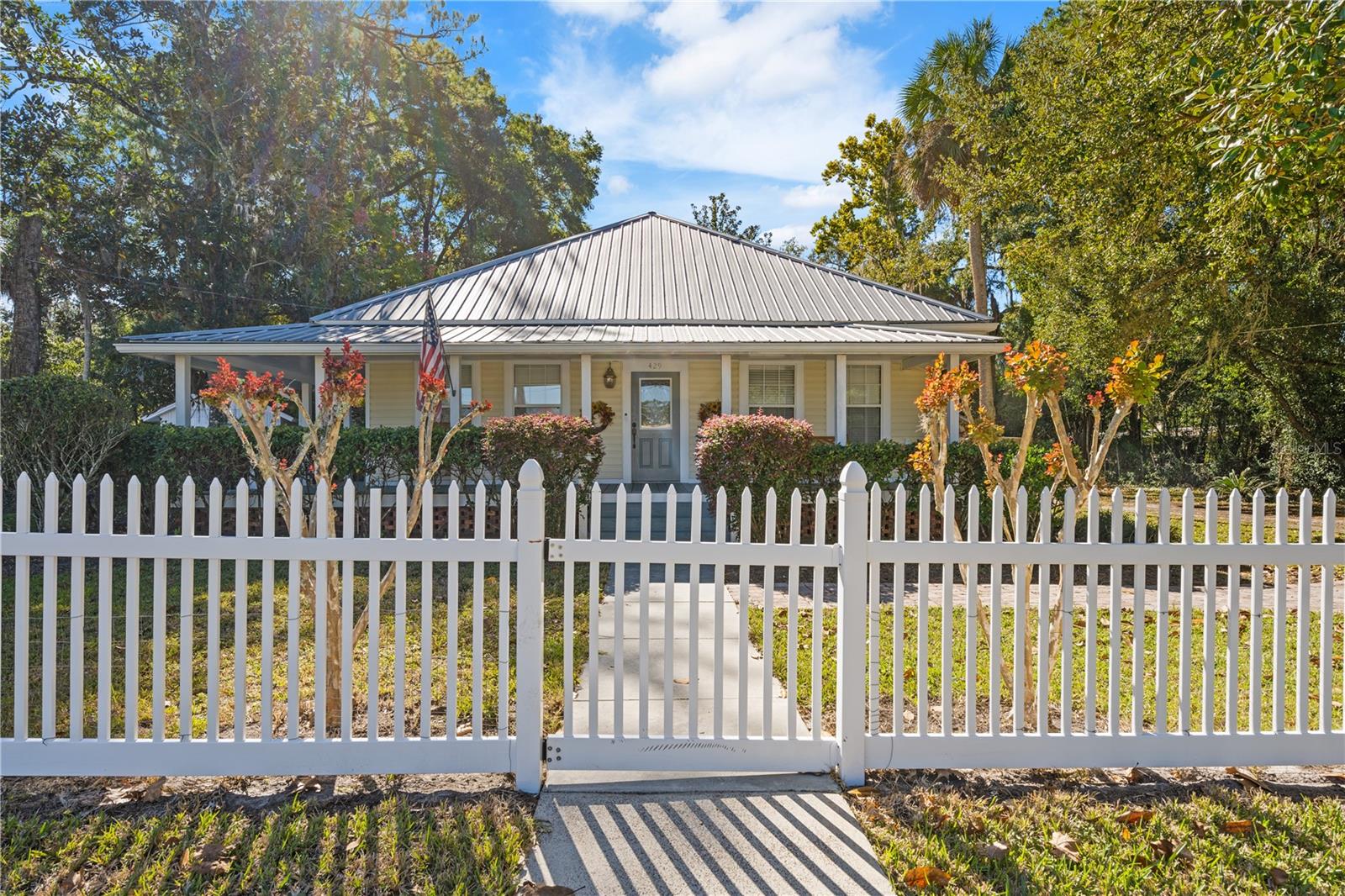 Image 3 of 42 For 429 1st Avenue