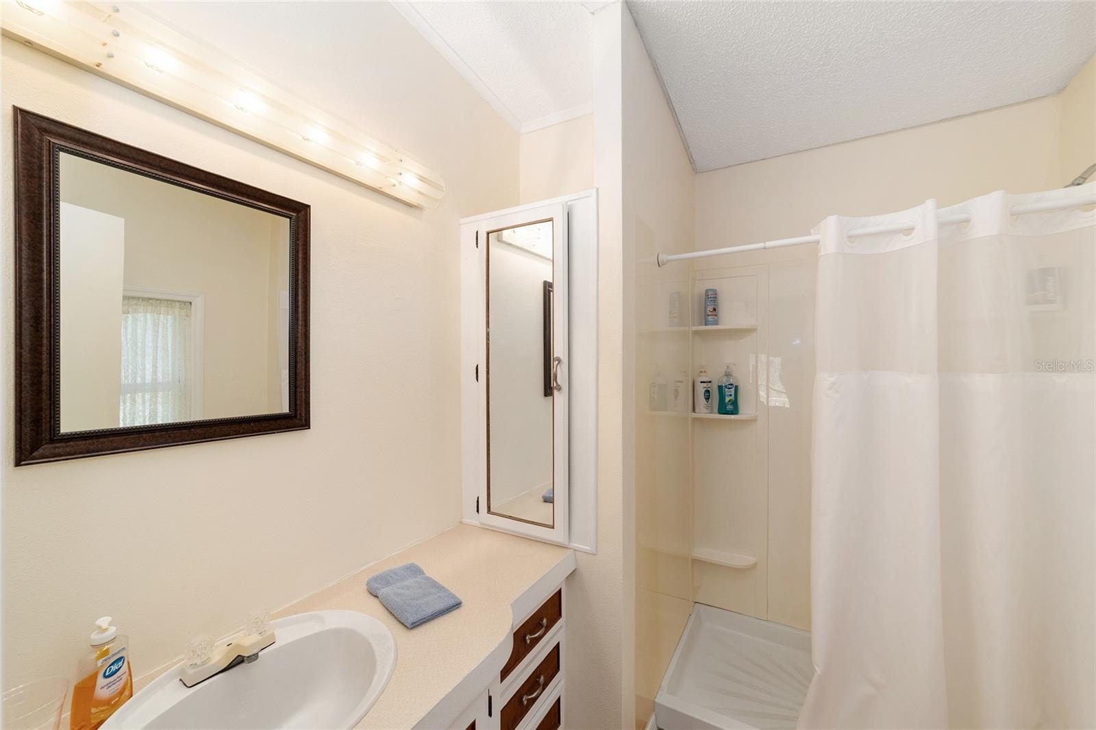 Image 28 of 57 For 2008 Retreat Drive