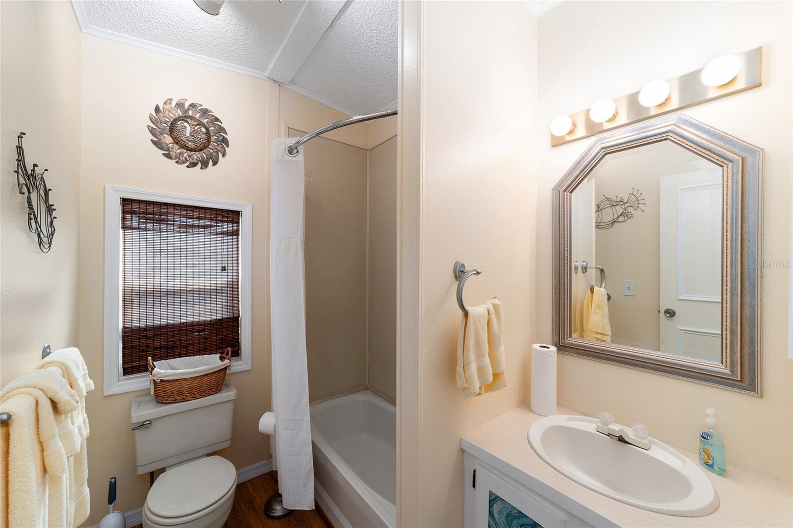 Image 31 of 57 For 2008 Retreat Drive