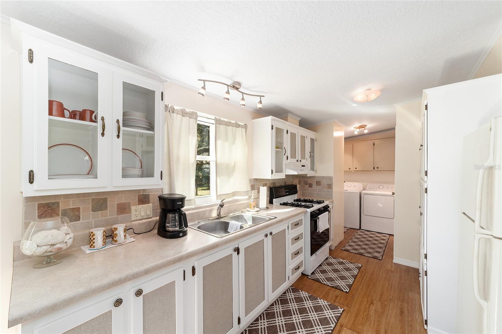 Image 5 of 57 For 2008 Retreat Drive