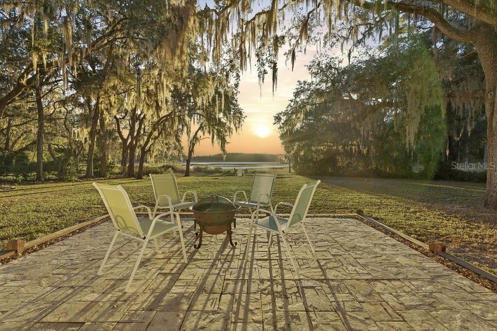 Image 33 of 38 For 1136 Shorewood Drive