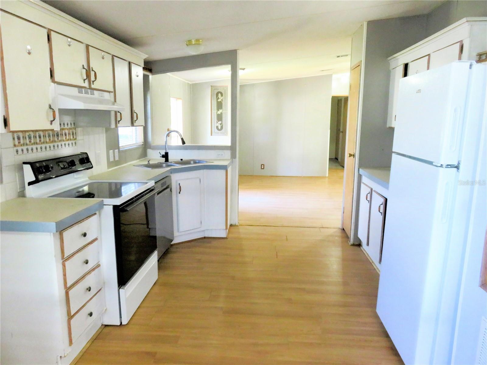 Image 14 of 53 For 14314 58th Court