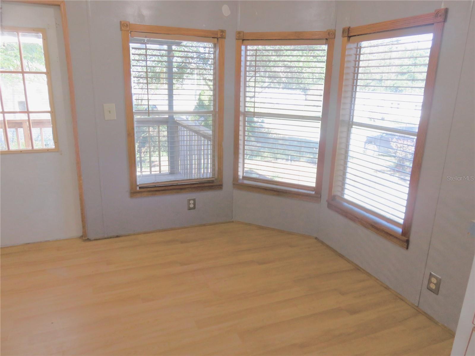 Image 18 of 53 For 14314 58th Court