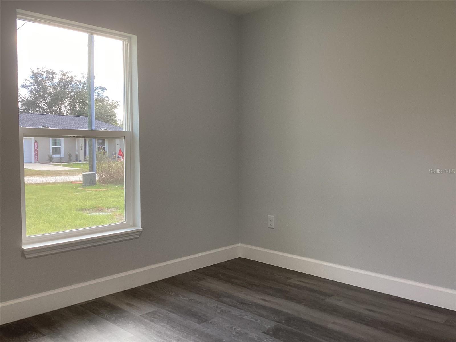 Image 7 of 11 For 13345 106th Street