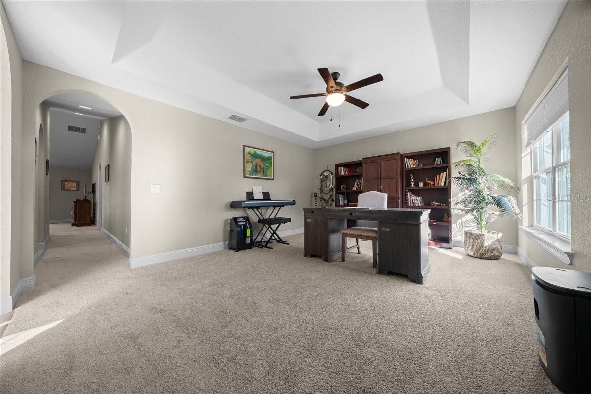 Image 21 of 68 For 171 Oak Circle