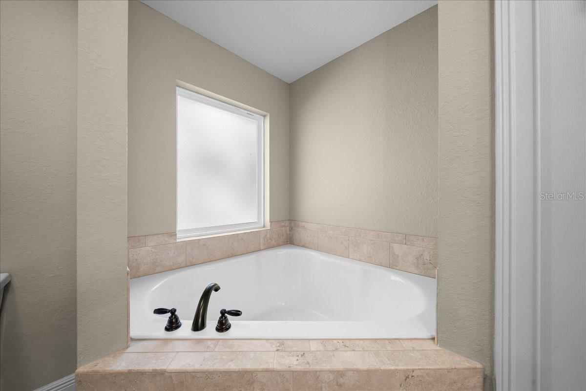 Image 31 of 68 For 171 Oak Circle