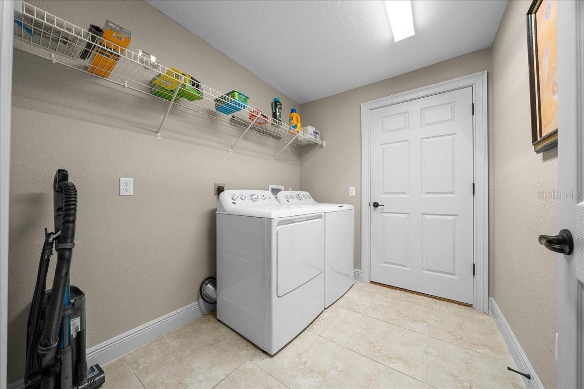 Image 48 of 68 For 171 Oak Circle