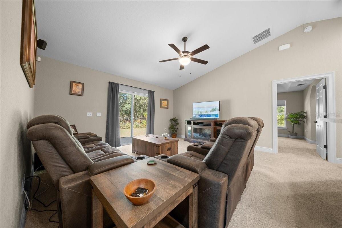 Image 50 of 68 For 171 Oak Circle