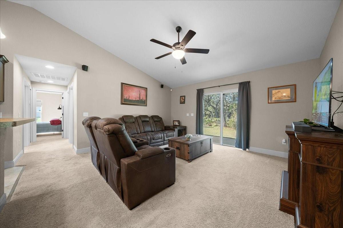 Image 52 of 68 For 171 Oak Circle