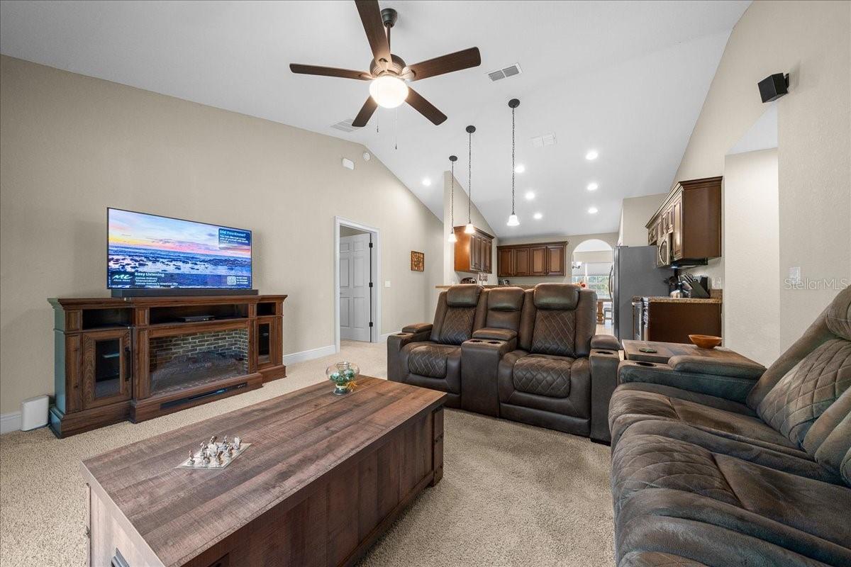 Image 54 of 68 For 171 Oak Circle