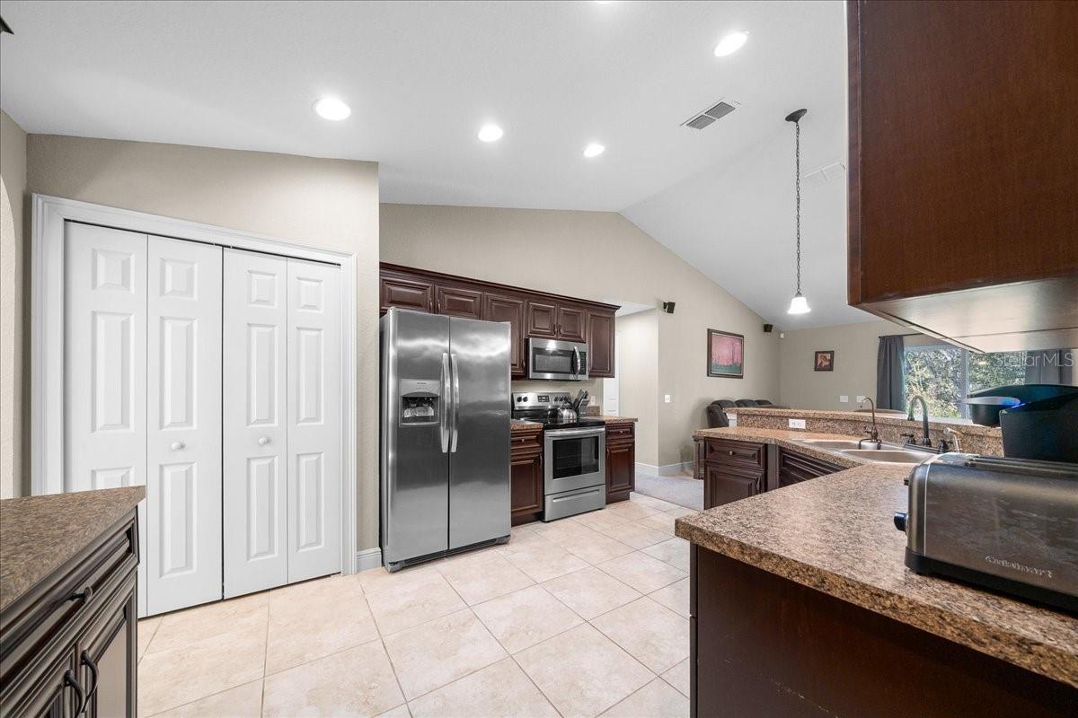 Image 61 of 68 For 171 Oak Circle