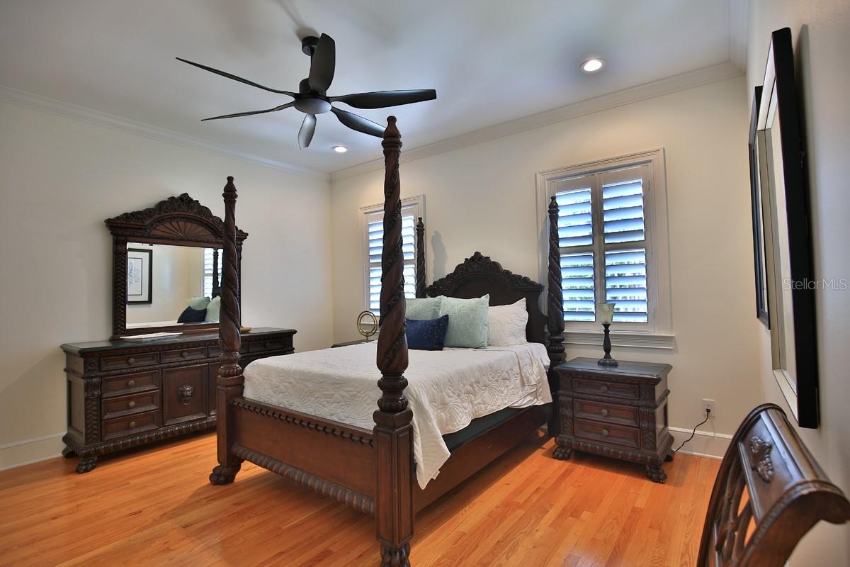 Image 42 of 63 For 1401 91st Place