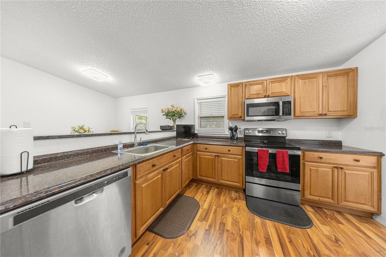 Image 12 of 41 For 13785 8th Court