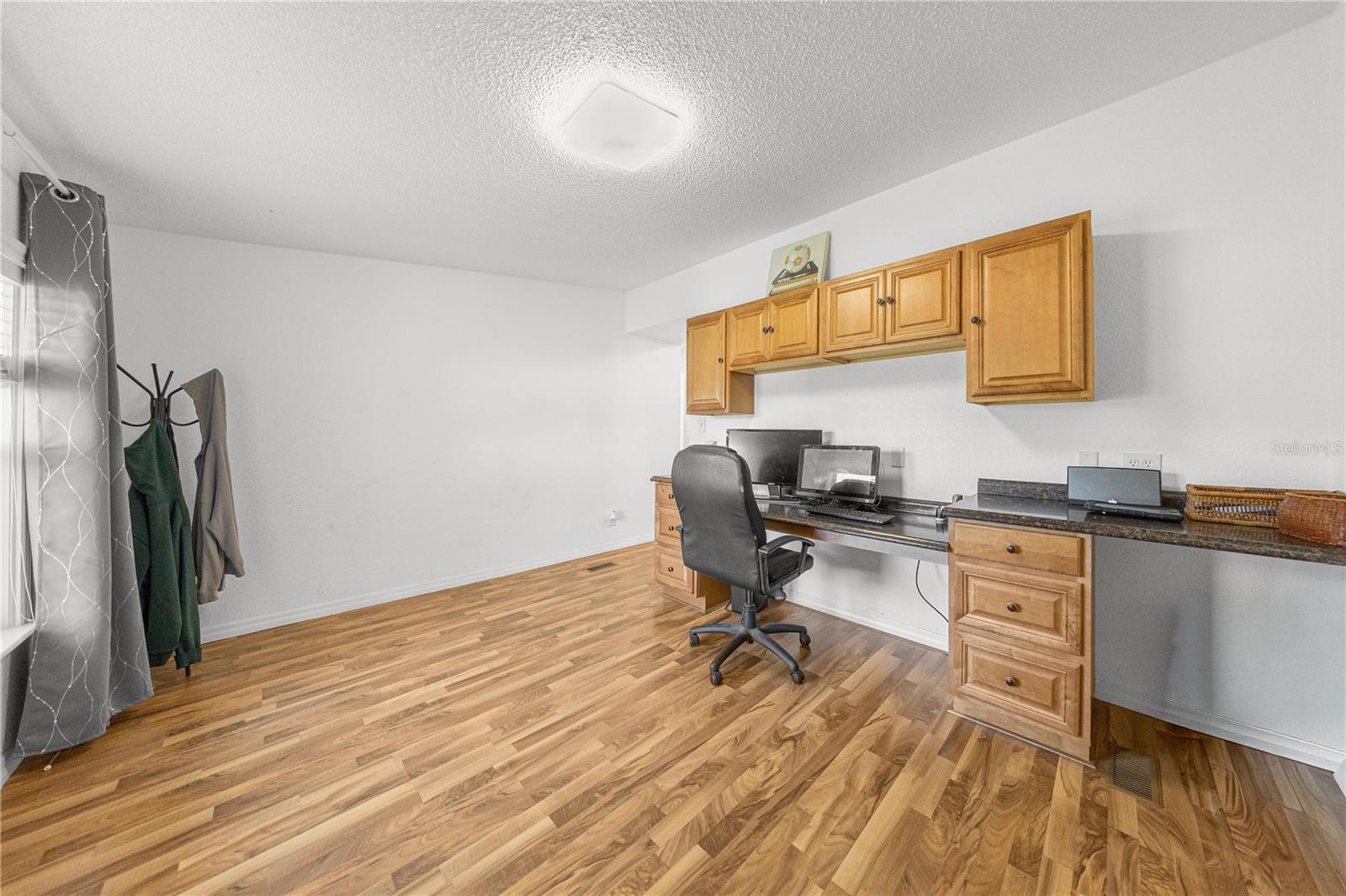 Image 16 of 41 For 13785 8th Court