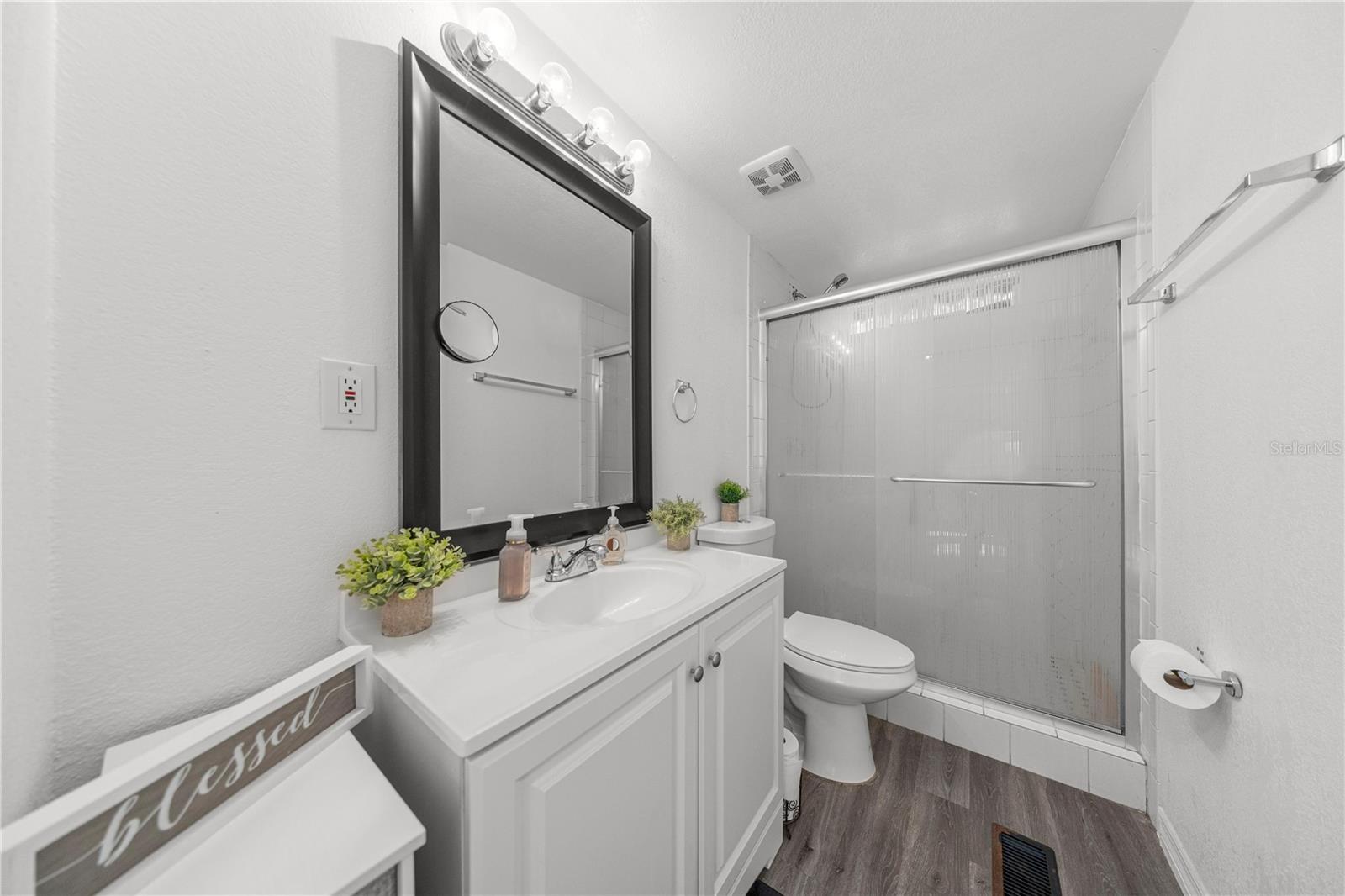 Image 24 of 41 For 13785 8th Court