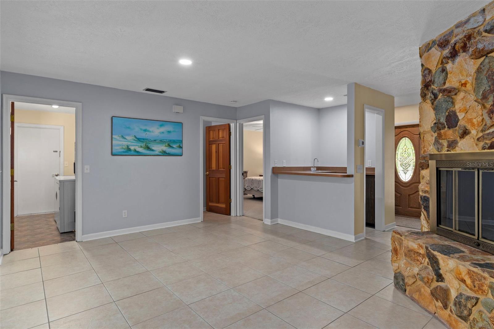 Image 11 of 42 For 27 Beverly Court