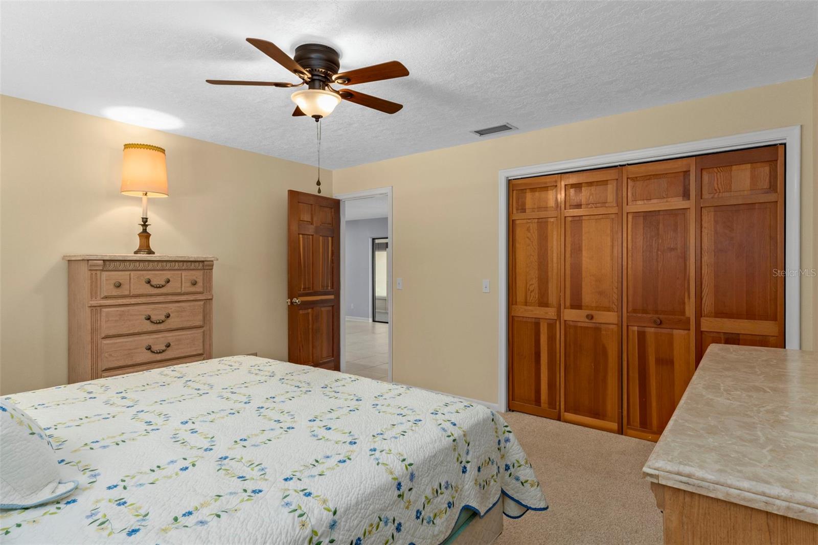 Image 22 of 42 For 27 Beverly Court