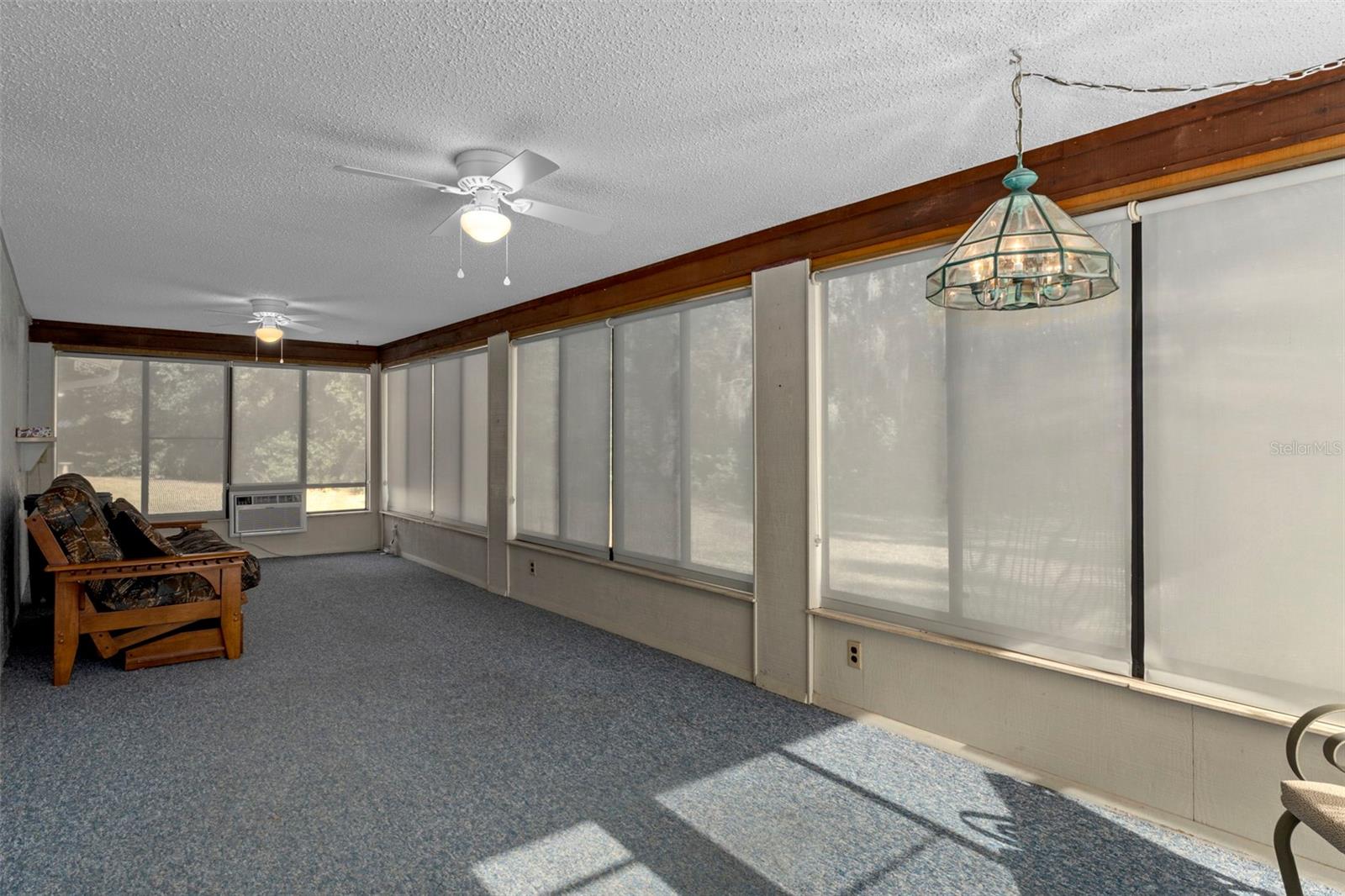 Image 25 of 42 For 27 Beverly Court