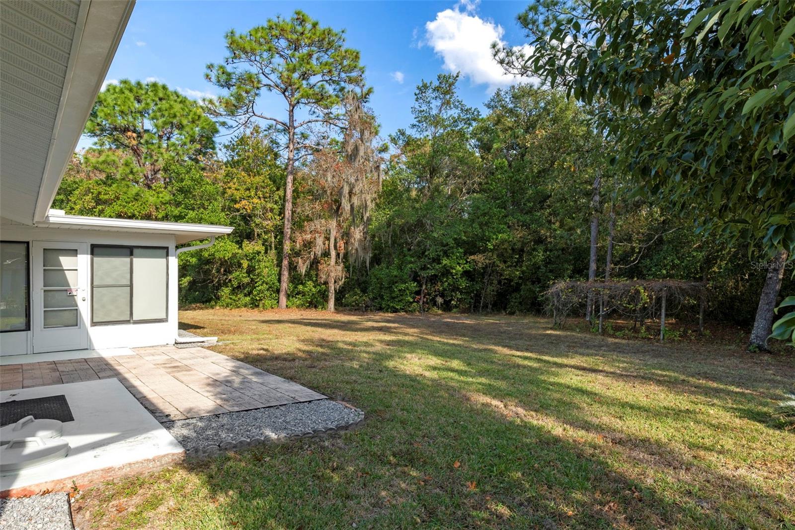 Image 32 of 42 For 27 Beverly Court