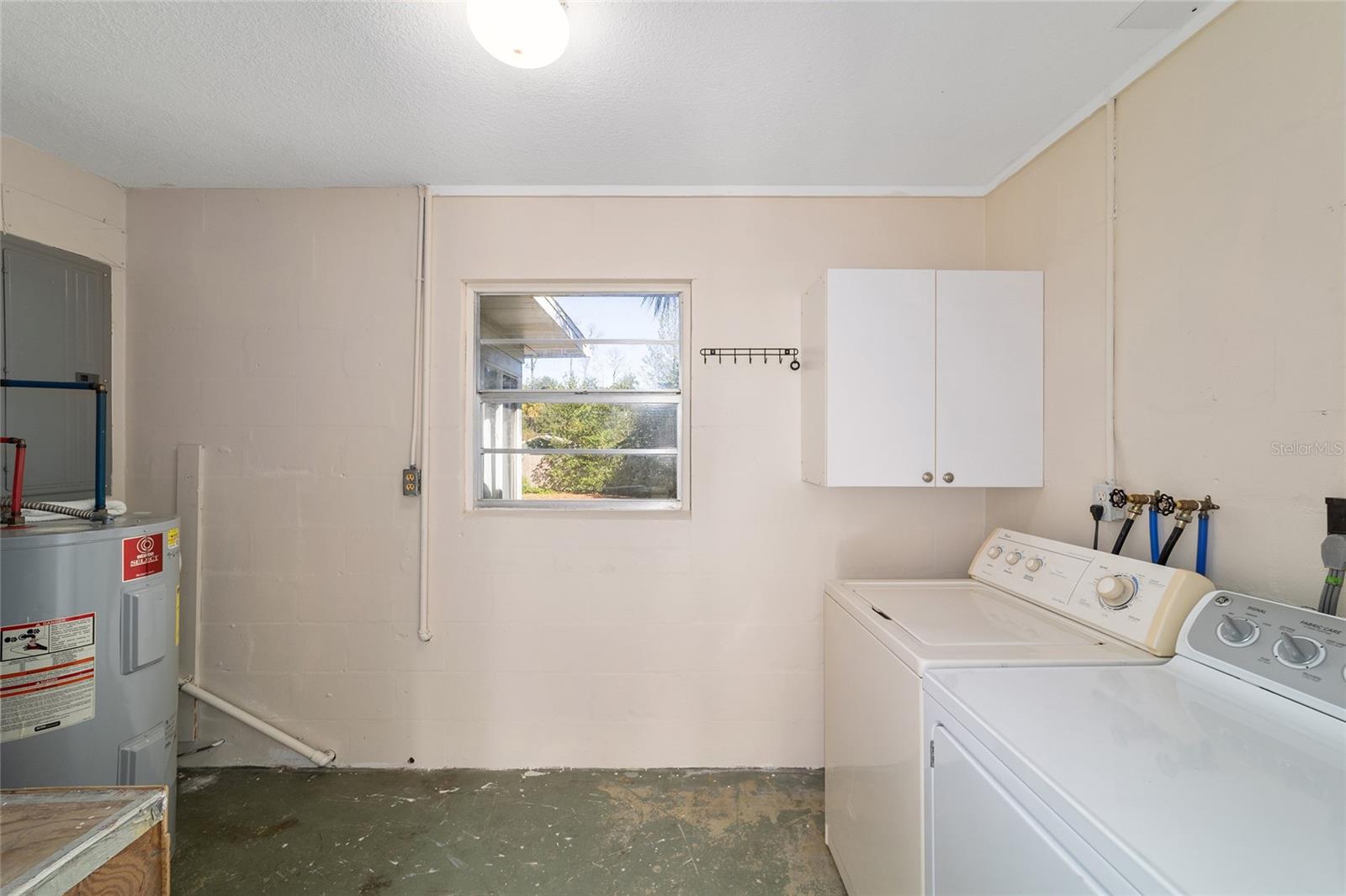 Image 38 of 55 For 21529 Honeysuckle Street