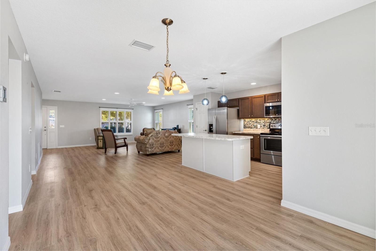 Image 14 of 37 For 706 Jason Drive