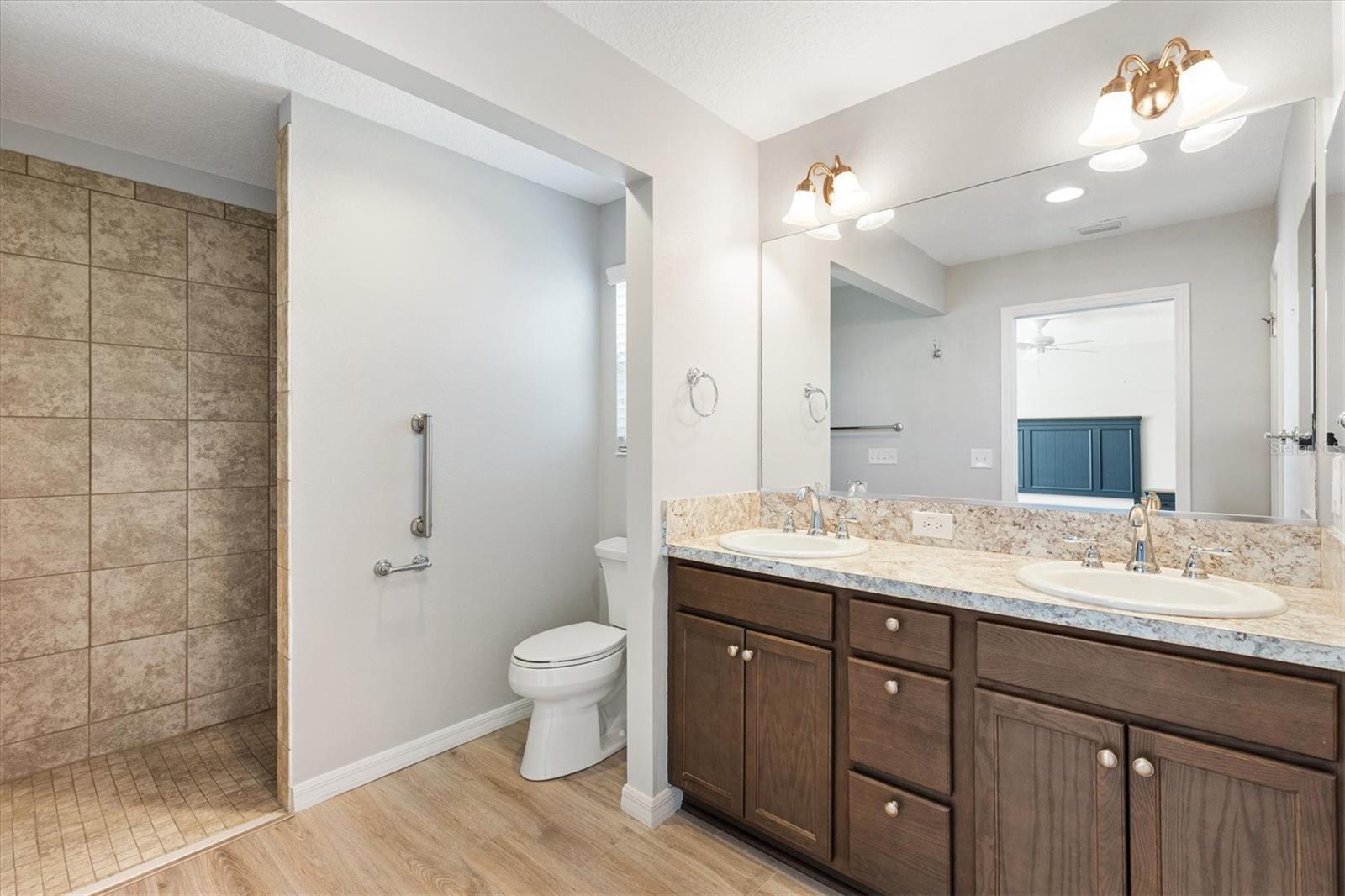 Image 17 of 37 For 706 Jason Drive