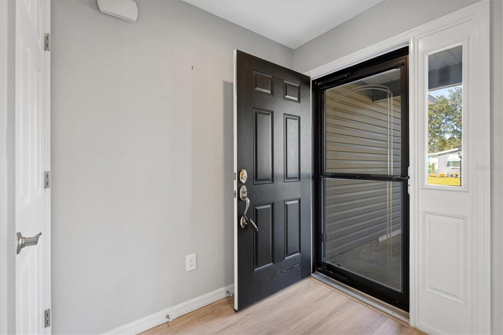 Image 3 of 37 For 706 Jason Drive