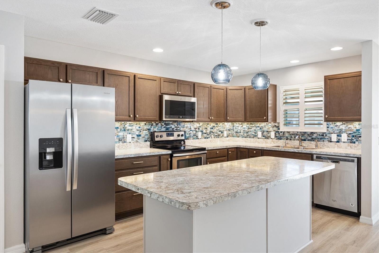 Image 9 of 37 For 706 Jason Drive