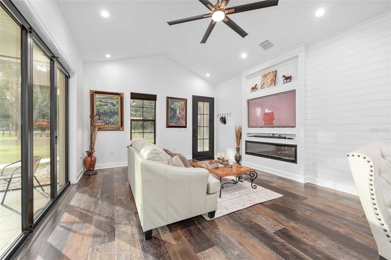 Image 32 of 90 For 14655 117th Court