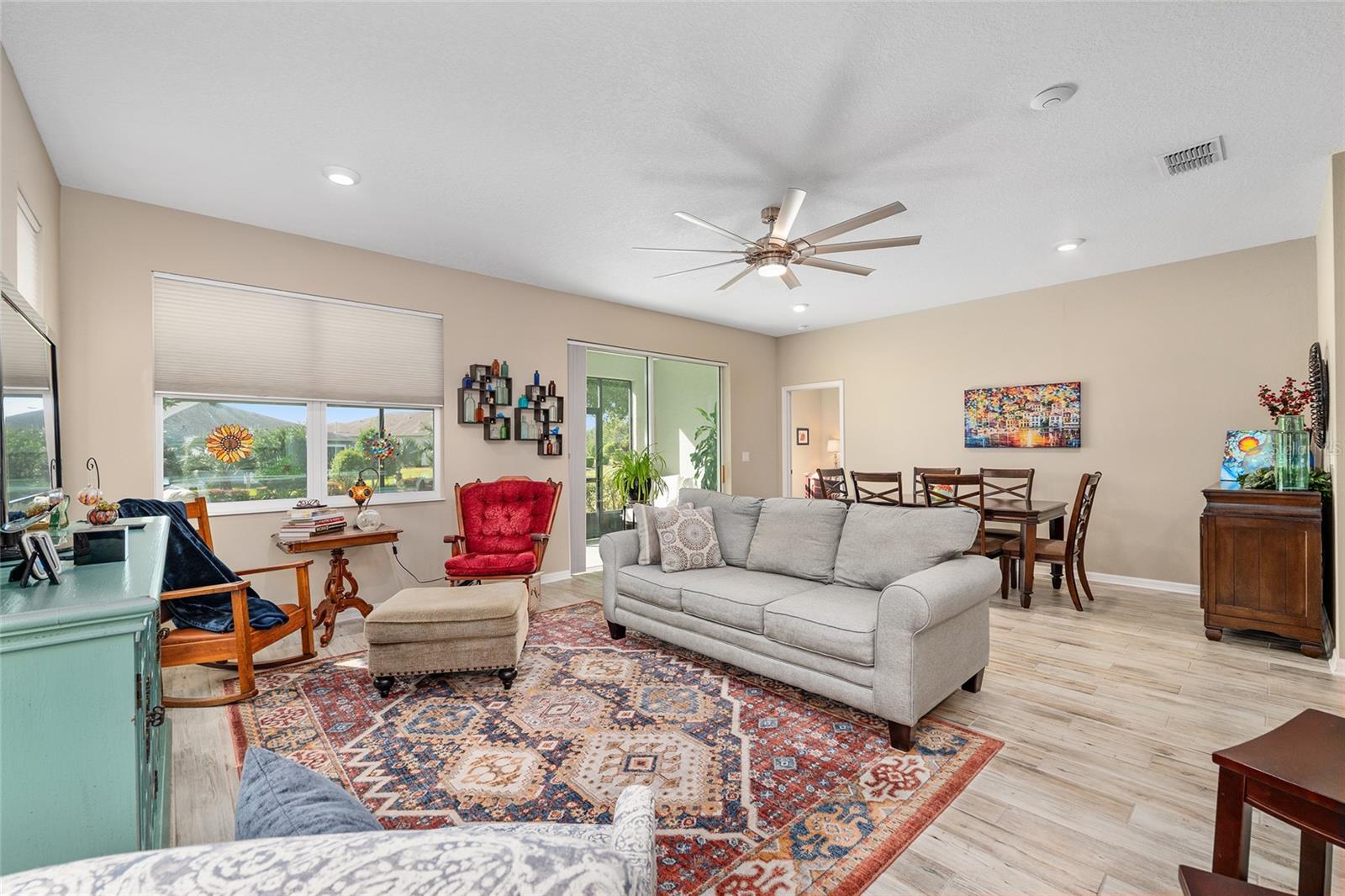 Image 14 of 49 For 7981 85th Loop