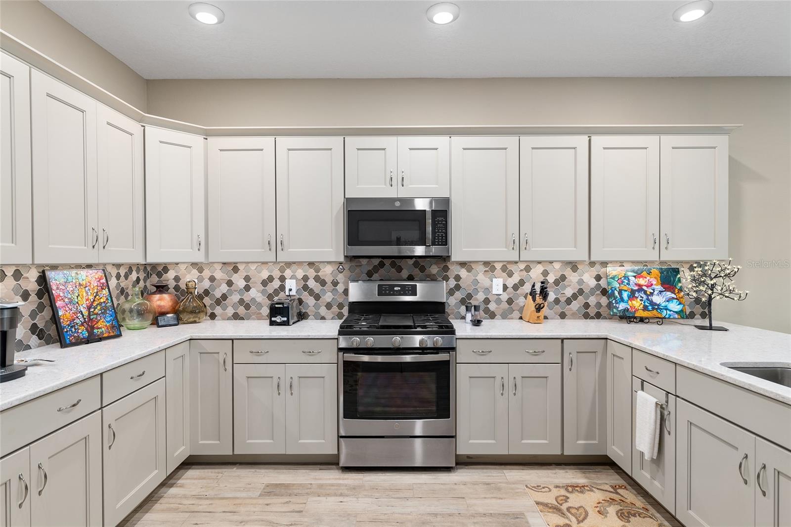 Image 21 of 49 For 7981 85th Loop