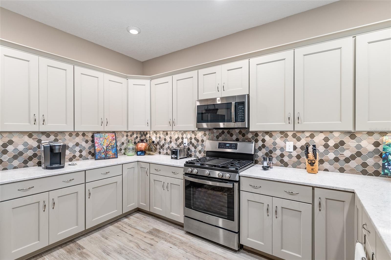 Image 22 of 49 For 7981 85th Loop