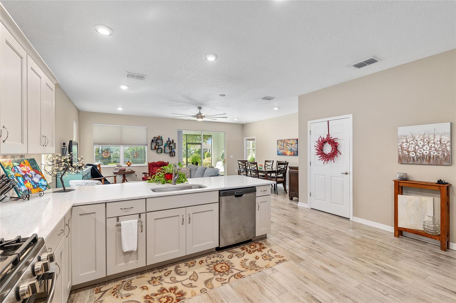 Image 24 of 49 For 7981 85th Loop