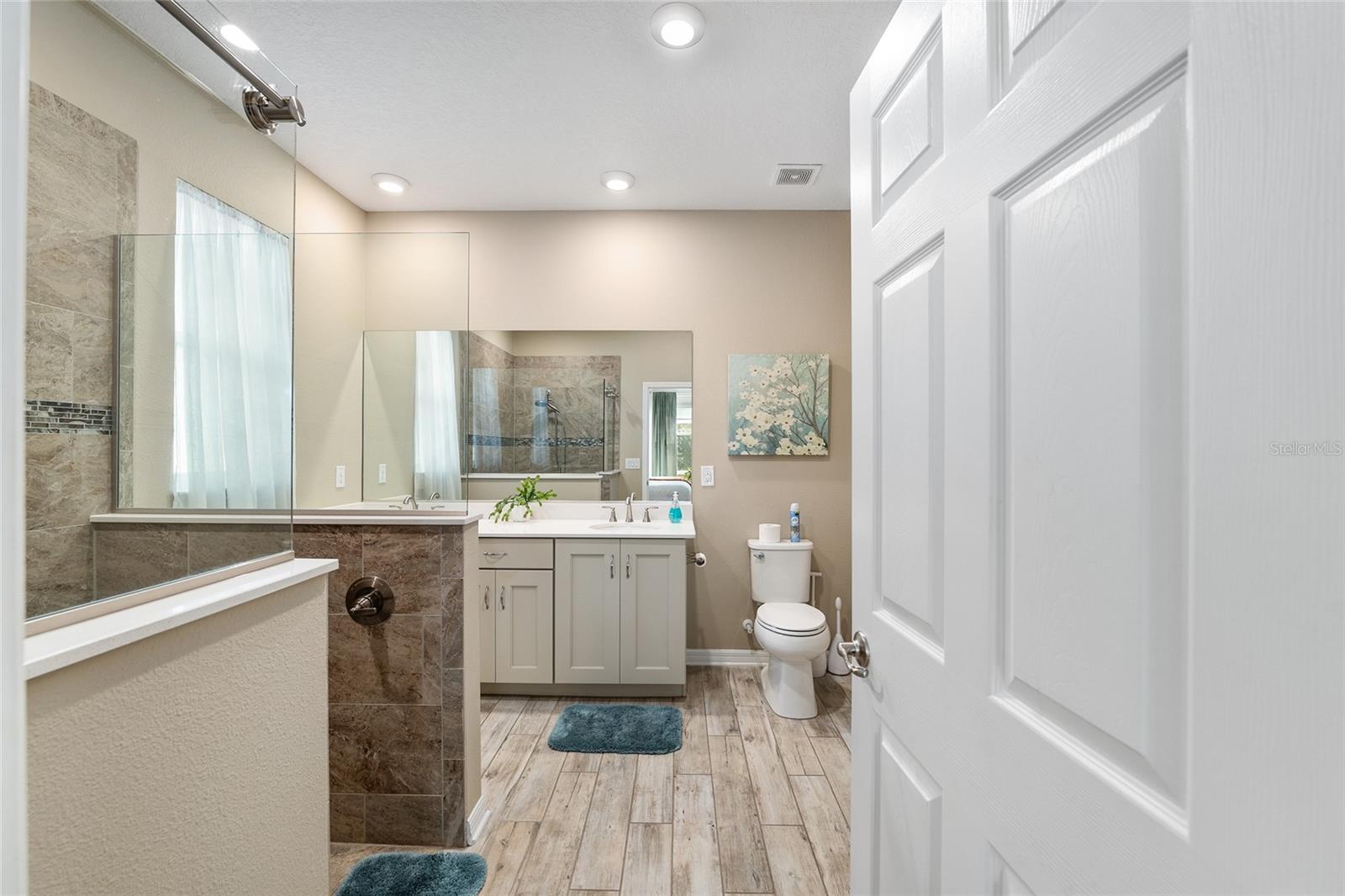 Image 28 of 49 For 7981 85th Loop