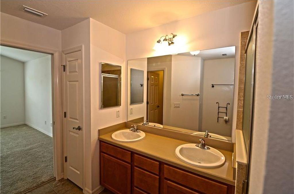 Image 11 of 27 For 853 Sapphire Place