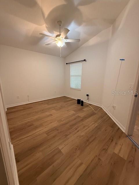 Image 15 of 27 For 853 Sapphire Place