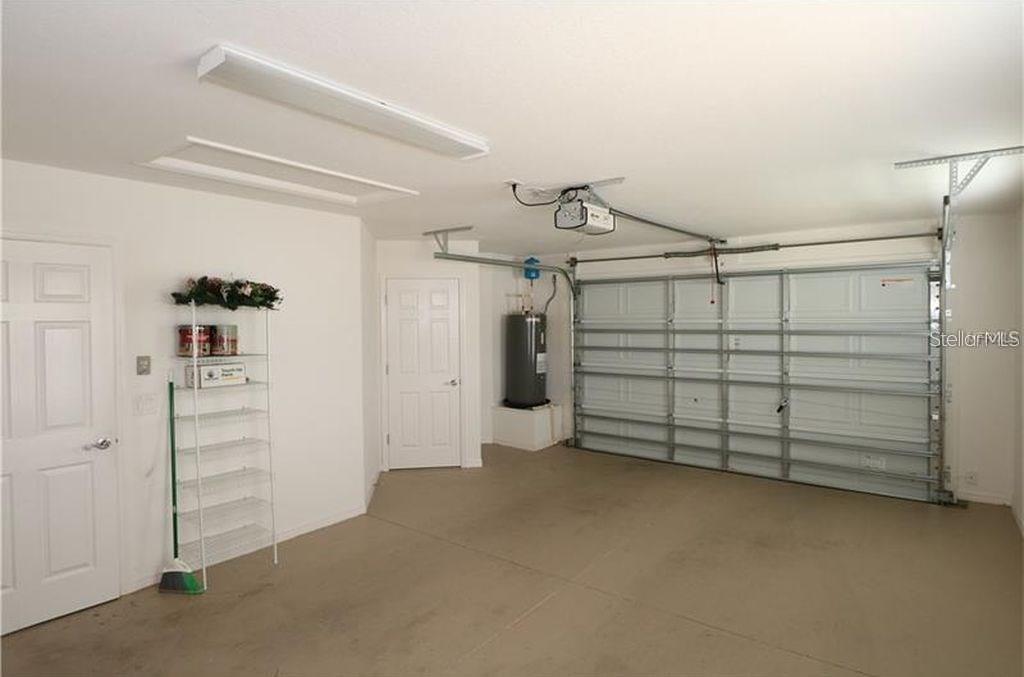 Image 21 of 27 For 853 Sapphire Place