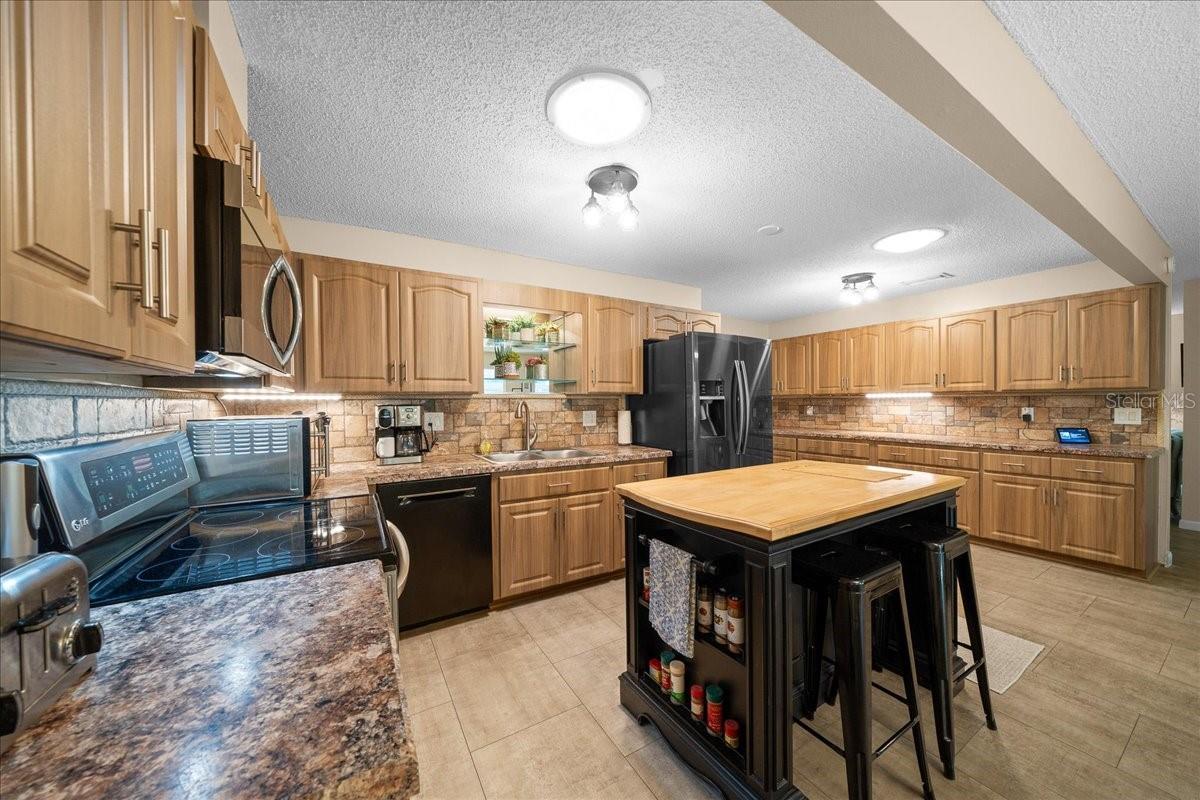 Image 26 of 40 For 8708 95th Lane A