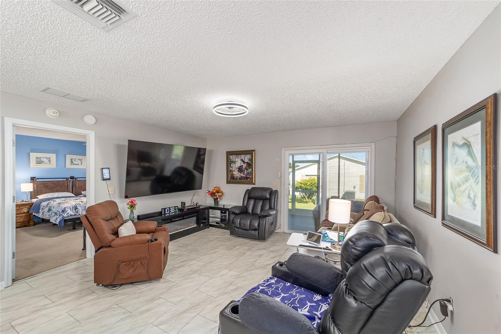 Image 5 of 40 For 8143 175th Columbia Place