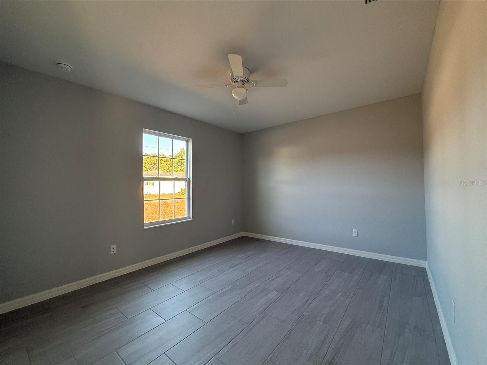 Image 19 of 25 For 880 125th Lane