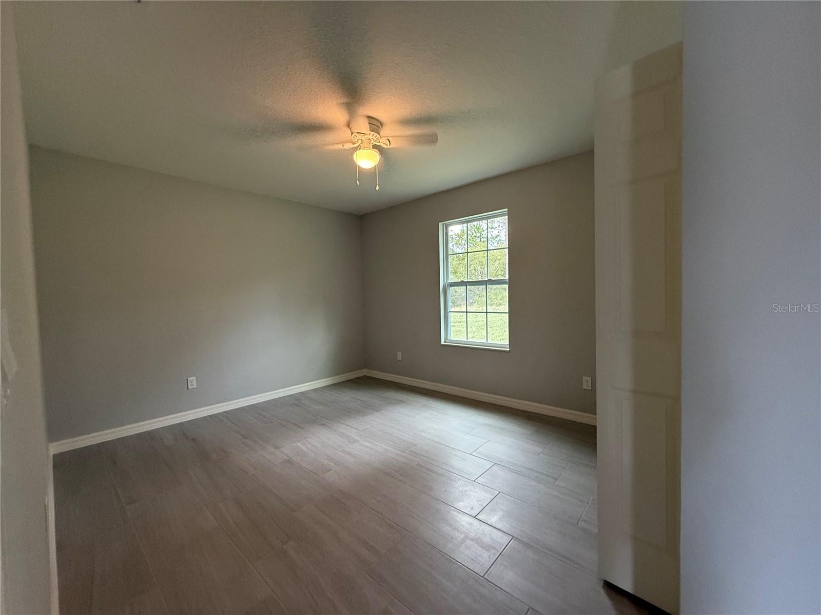 Image 7 of 25 For 880 125th Lane