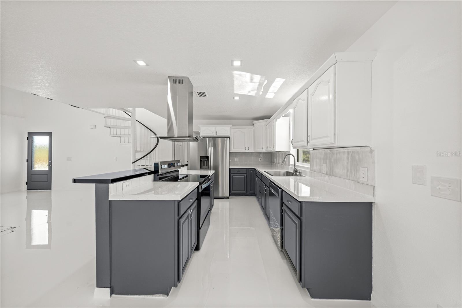 Image 11 of 35 For 8620 157th Lane