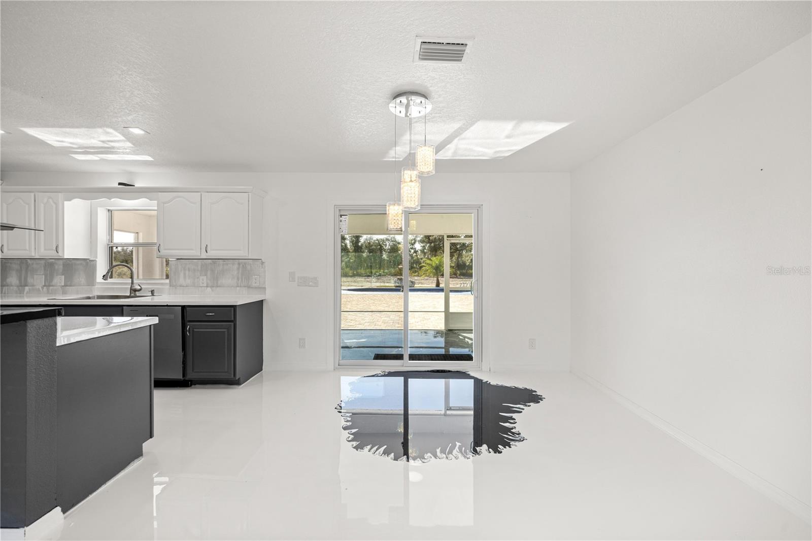 Image 14 of 35 For 8620 157th Lane