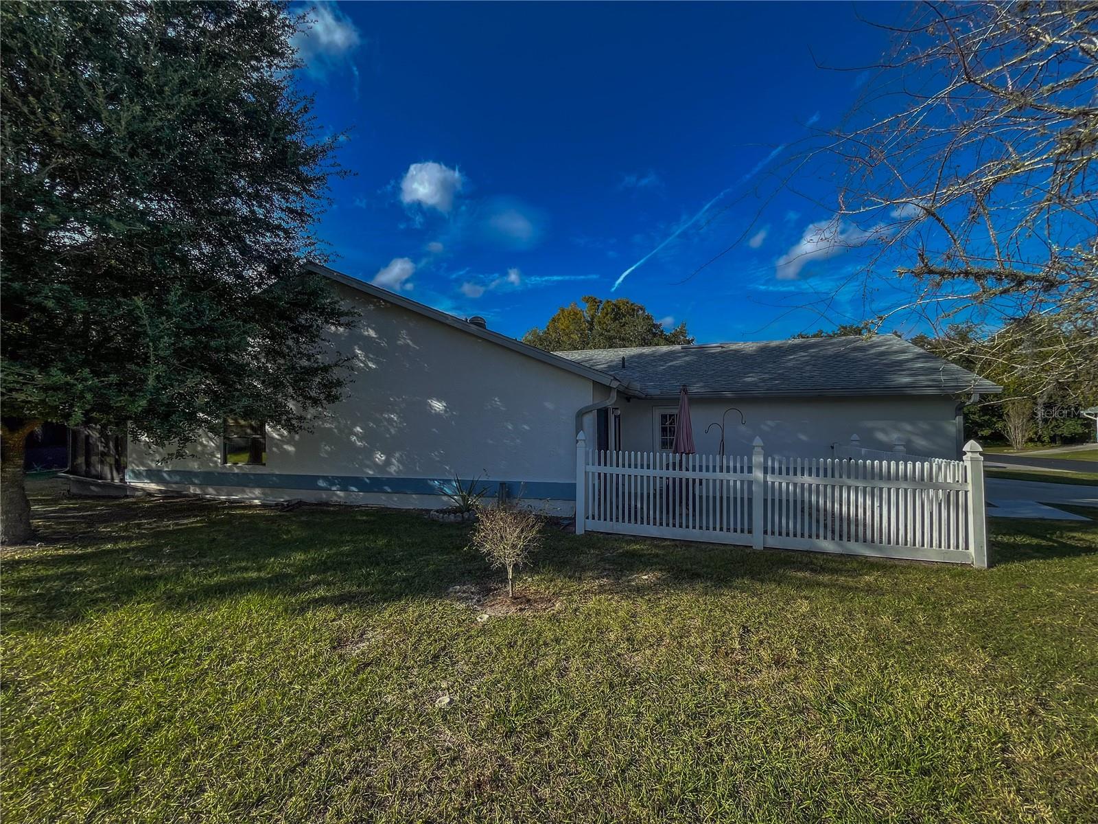 Image 30 of 32 For 1421 Longboat Point