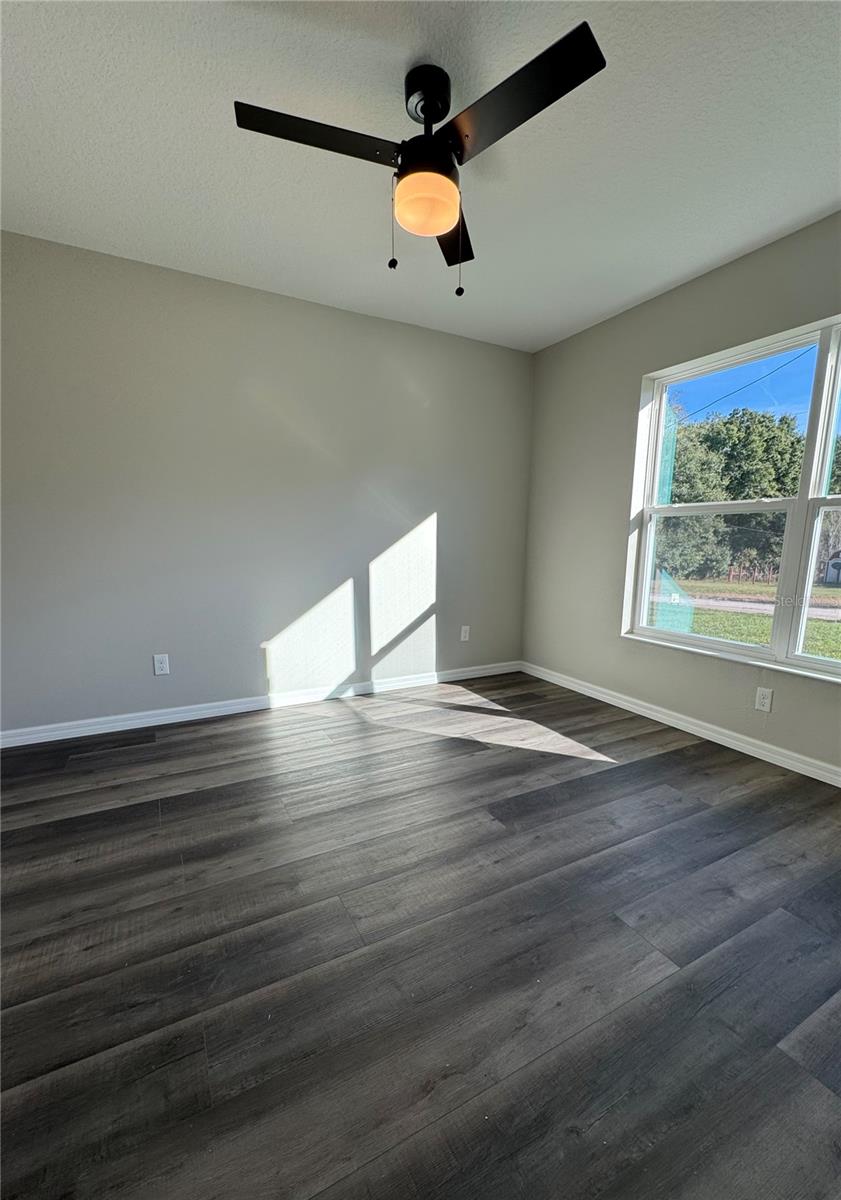 Image 16 of 21 For 13587 103rd Street