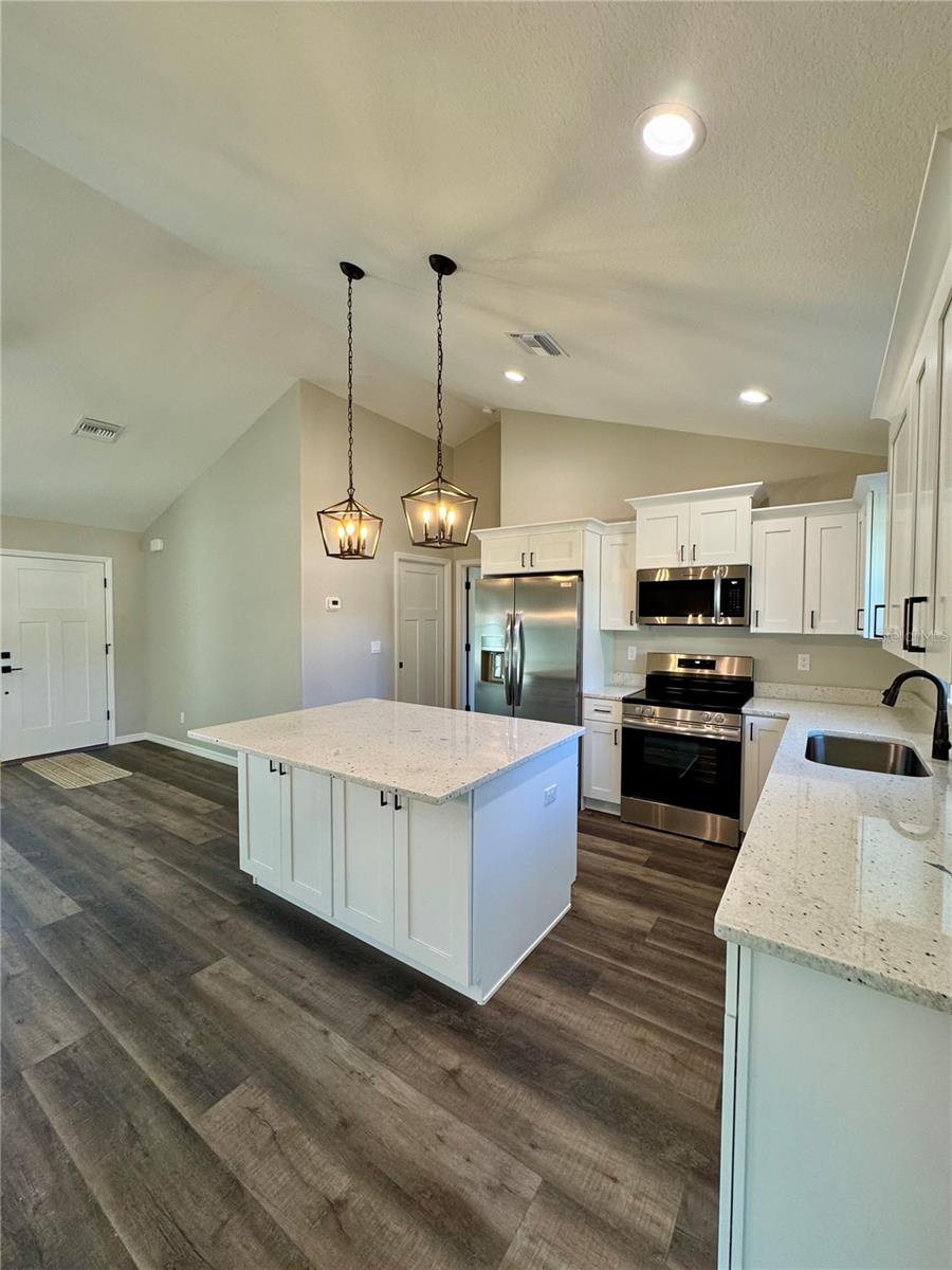 Image 7 of 21 For 13587 103rd Street