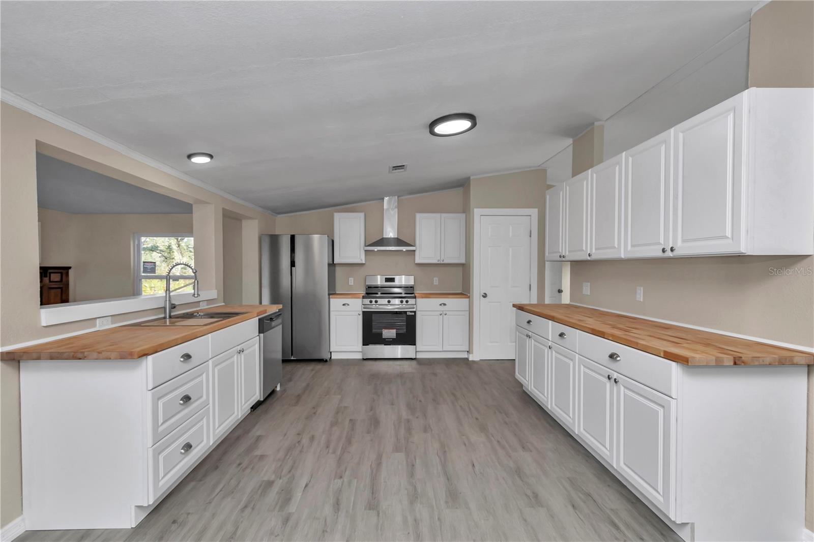 Image 13 of 59 For 8421 156th Place