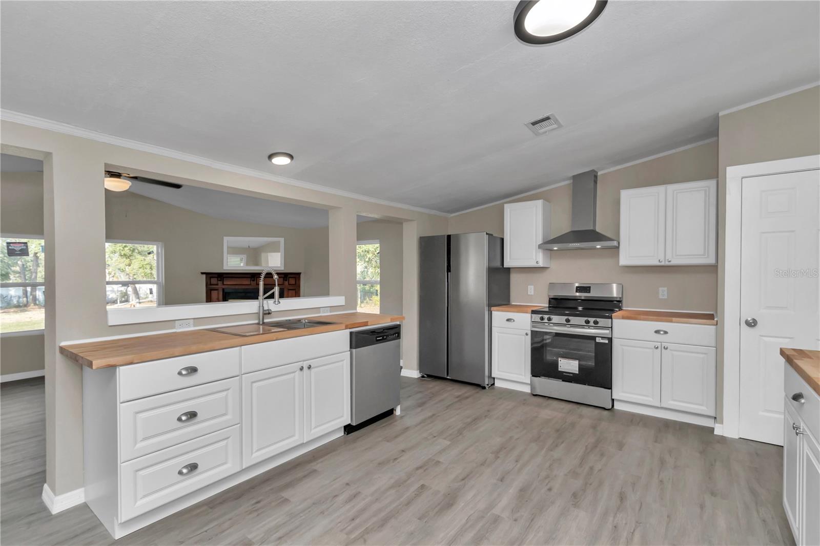 Image 14 of 59 For 8421 156th Place