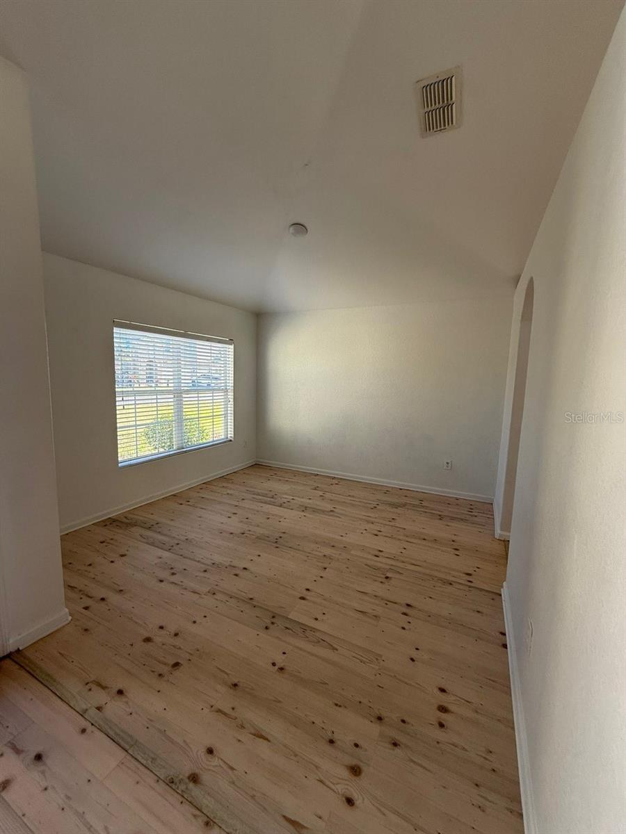 Image 11 of 17 For 6048 49th Avenue